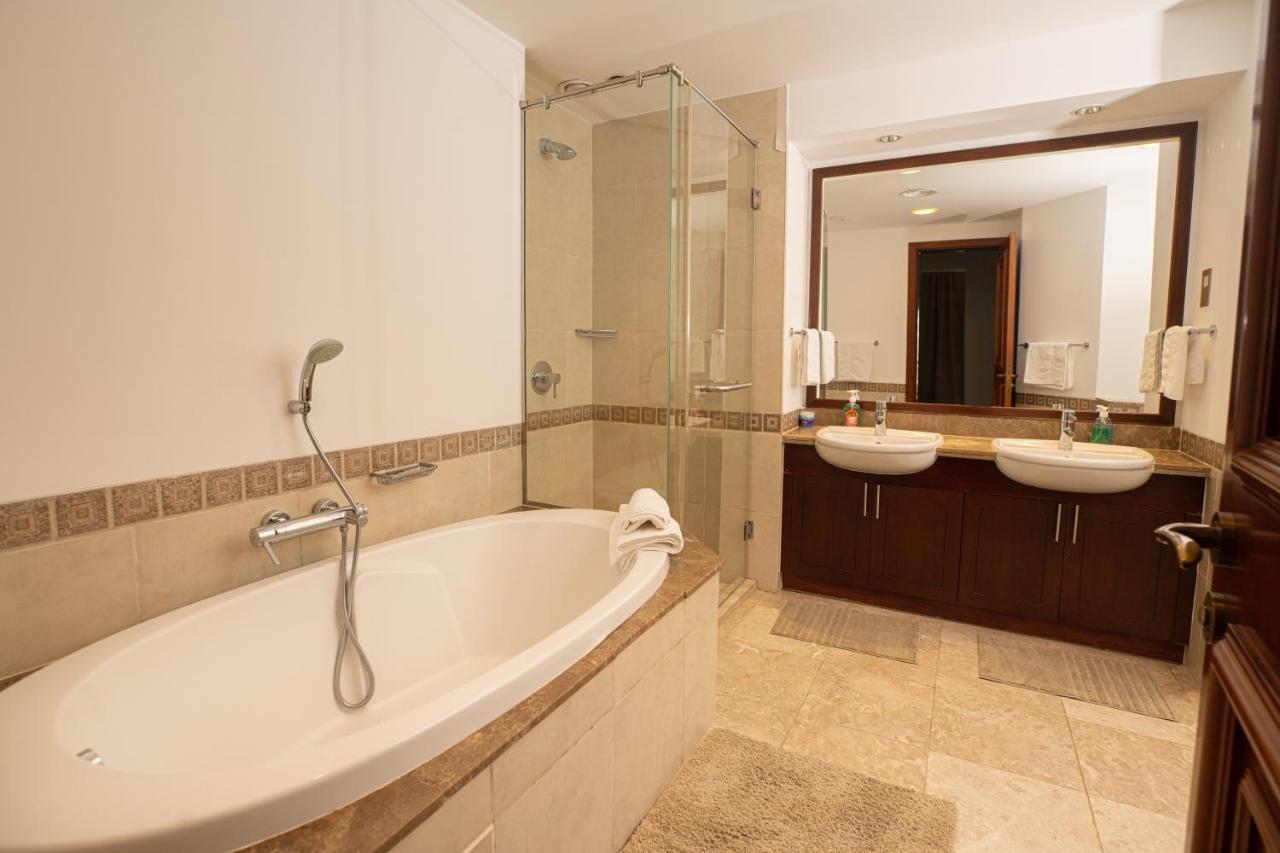 Appartamento Gorgeous 2Br In Fairmont Dubai Esterno foto
