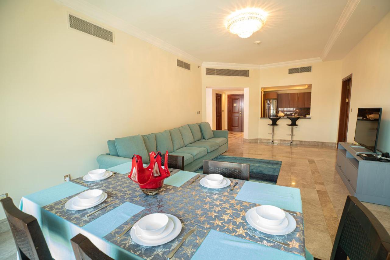 Appartamento Gorgeous 2Br In Fairmont Dubai Esterno foto