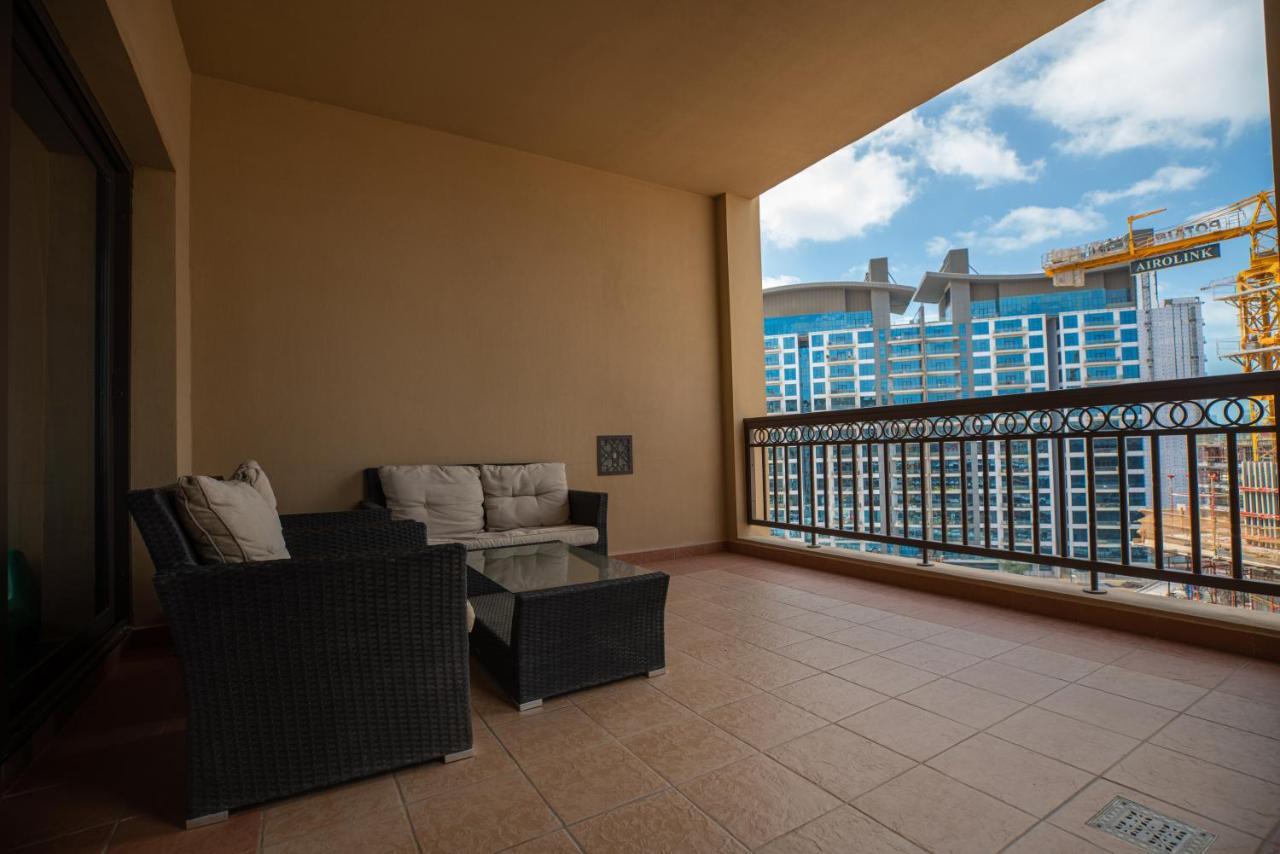 Appartamento Gorgeous 2Br In Fairmont Dubai Esterno foto